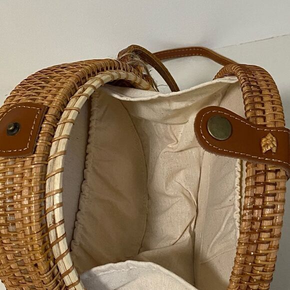 Wicker brown crossbody NWT - Picture 4 of 4